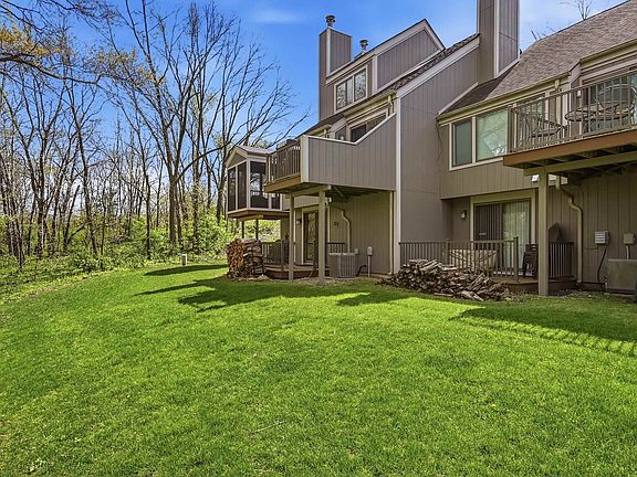 3rd image of 147 Plum Cove Dr