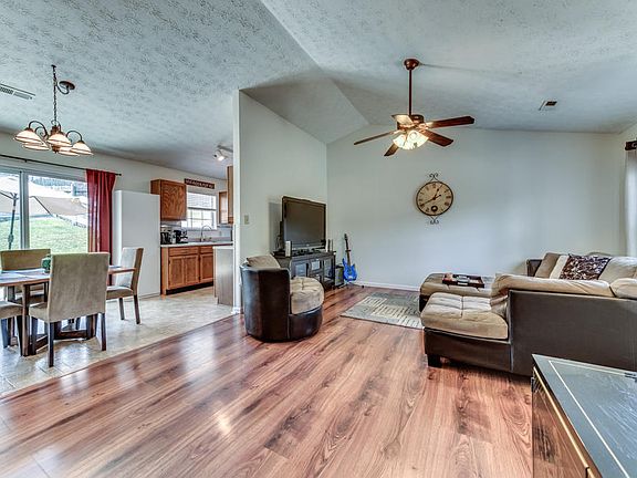 3rd image of 6253 Vandemere Dr