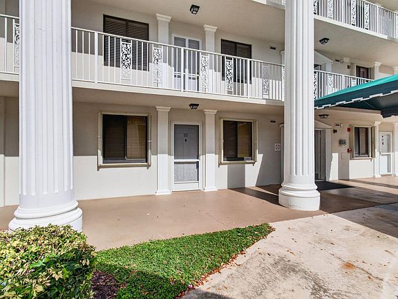 4th image of 6169 Balboa Circle #103