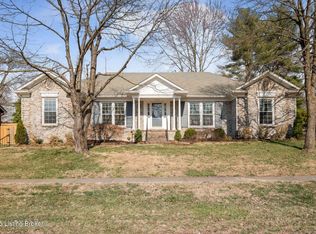 1911 Bainbridge Row Dr, Indian Hills, KY 40207