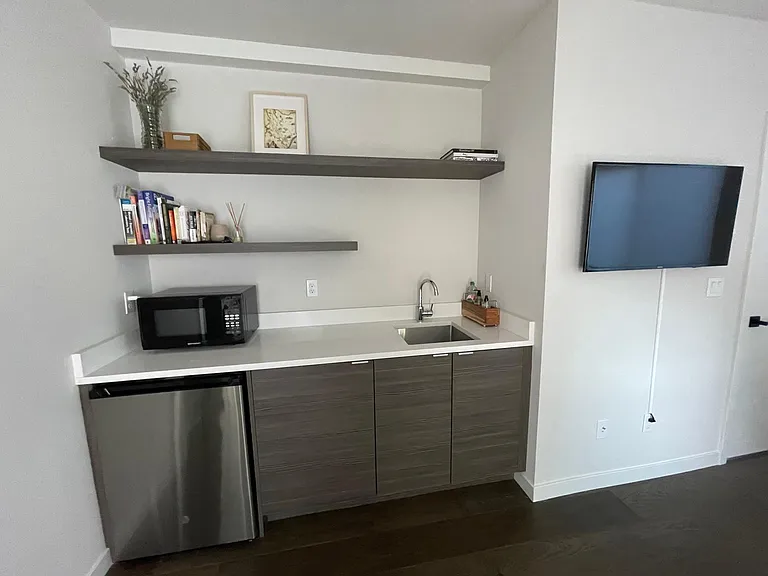 4428D 4th Ave NE — Photo 5