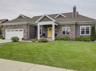 4393 Snowy Ridge Trl, Windsor, WI 53598
