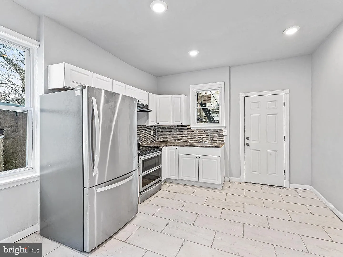 2 bed, 1900 sqft, $1,500 — Photo 4