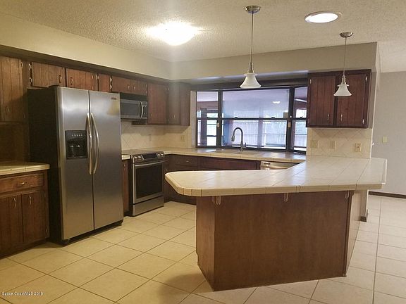 3rd image of 150 Ellwood Ave