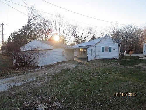 2nd image of 511 Hillsboro St