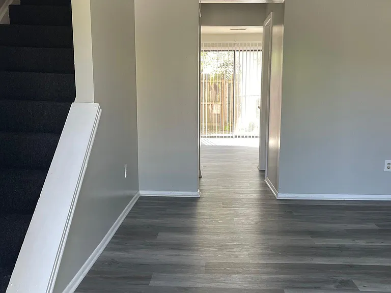 859 Moon Rd #PET FRIENDLY — Photo 7