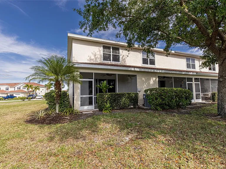 1085 Jonah Dr — Photo 3