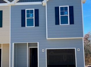 208 Shallowbag Bay Ln, Jacksonville, NC 28546