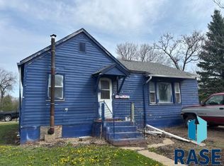 310 Elm St E, Canova, SD 57321
