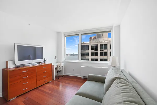 Rented by Nest Seekers International | media 10