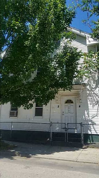 1st image of 2 De Soto St