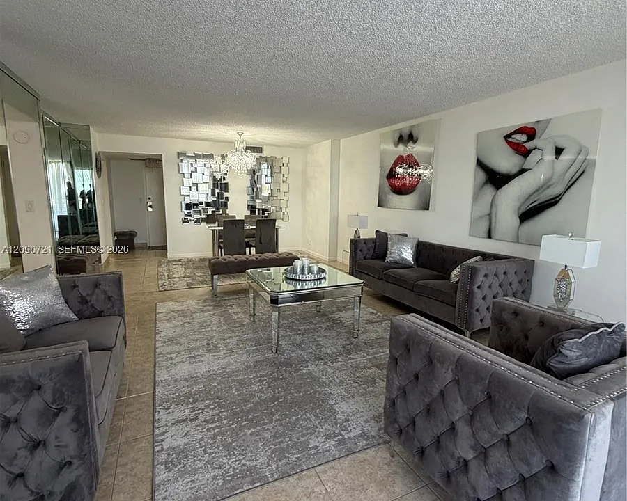 2500 Parkview Dr #907