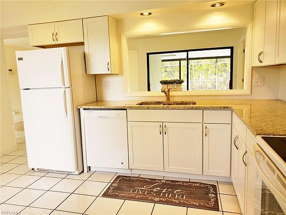 5th image of 407 SE 22nd St
