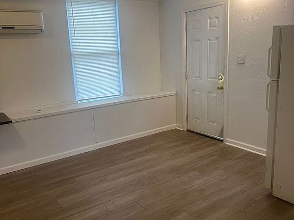 4th image of 131 Spring St Unit 1