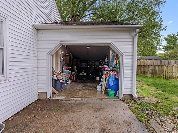 4th image of 3425 Cambridge Ave