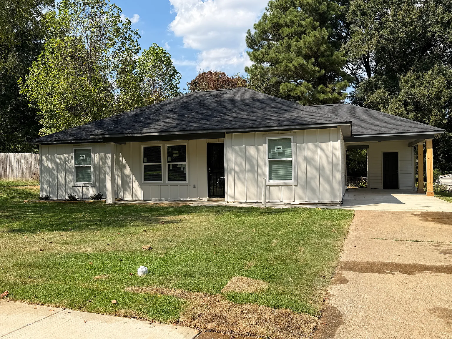 4 bed, 1800 sqft, $1,895 — Photo 2