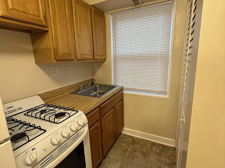 1314 K St SE #203 — Photo 7