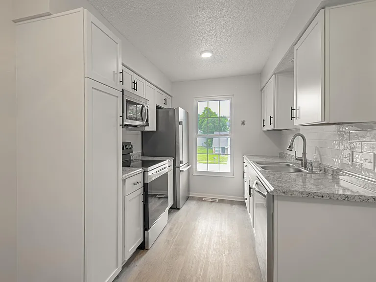 1305 La Chateau Dr — Photo 24