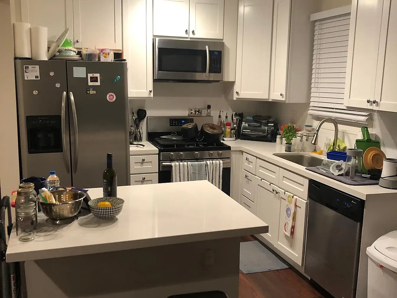 2 bed, 900 sqft, $2,500 — Photo 3