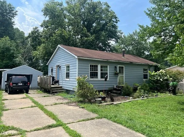 1590 Lillian Rd, Stow, OH 44224
