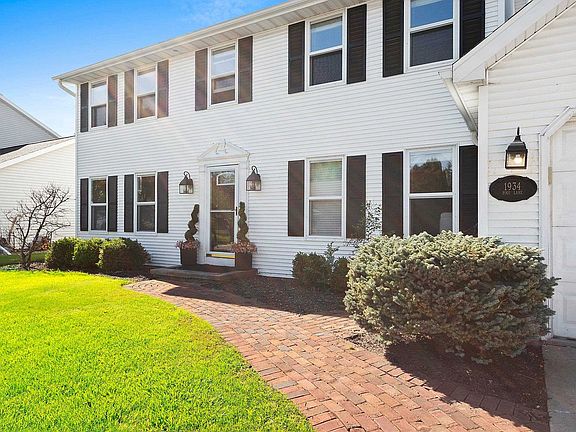 3rd image of 1934 Pike Ln