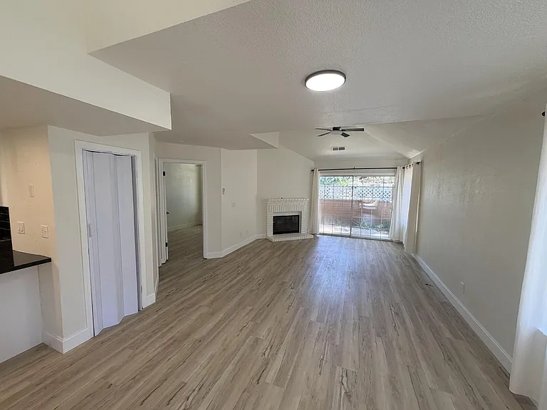 1031 Silver Elm Ct — Photo 4