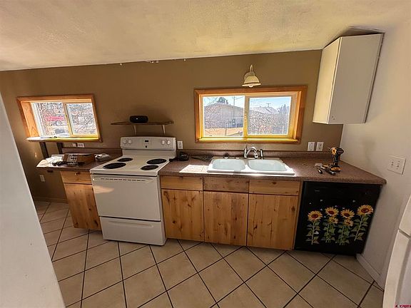 3rd image of 820 S Grand Mesa Drive