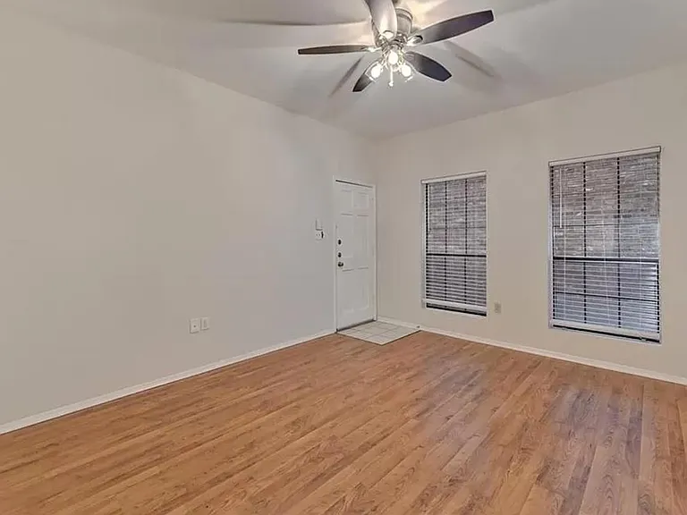 2801 Rio Grande St #106 — Photo 12