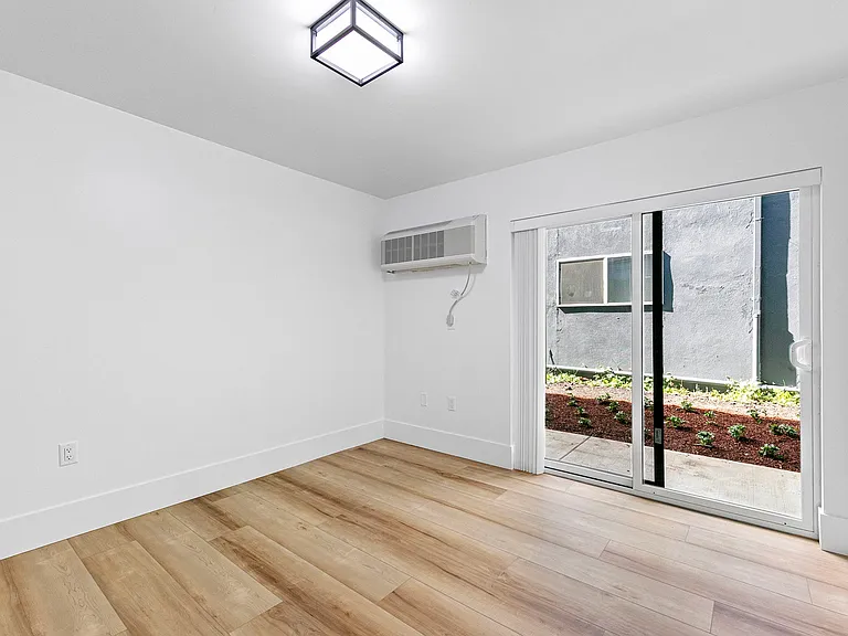 530 E 18th Ave #1 — Photo 7