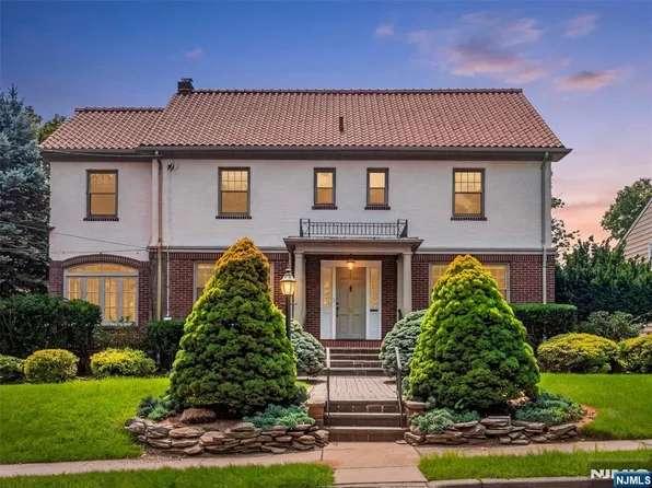 22 Serafin Pl, Glen Rock, NJ 07452