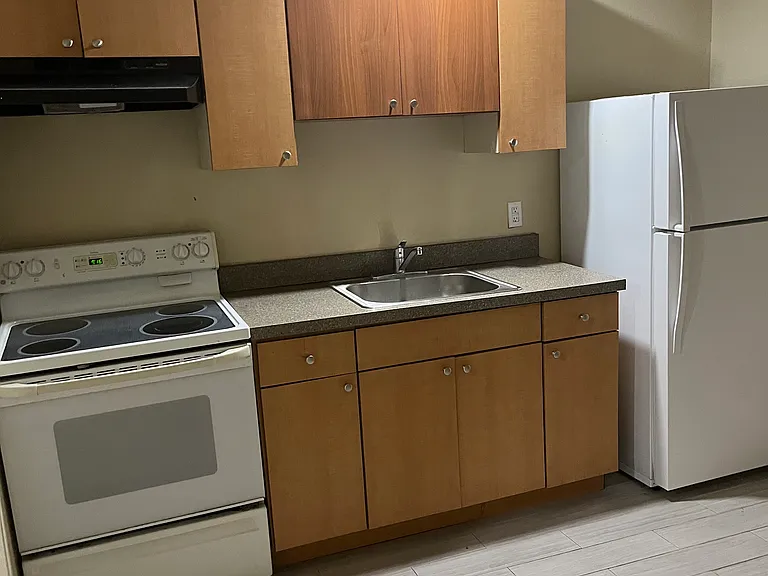 1409 W Burger St — Photo 2