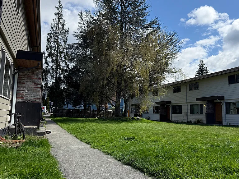 Westwood Apartment — Photo 1