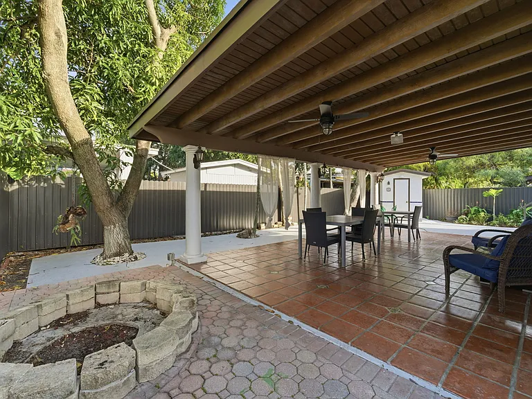525 NW 32nd Ave — Photo 8