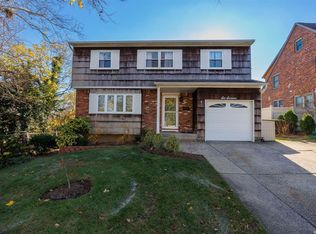 616 Wateredge Ave, Baldwin, NY 11510