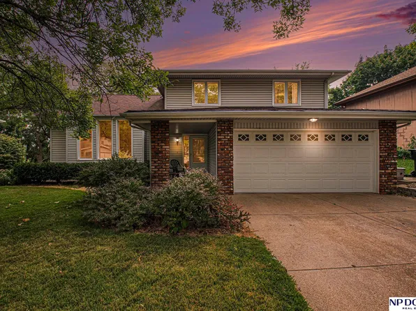 1415 Beechwood Ave, Papillion, NE 68133
