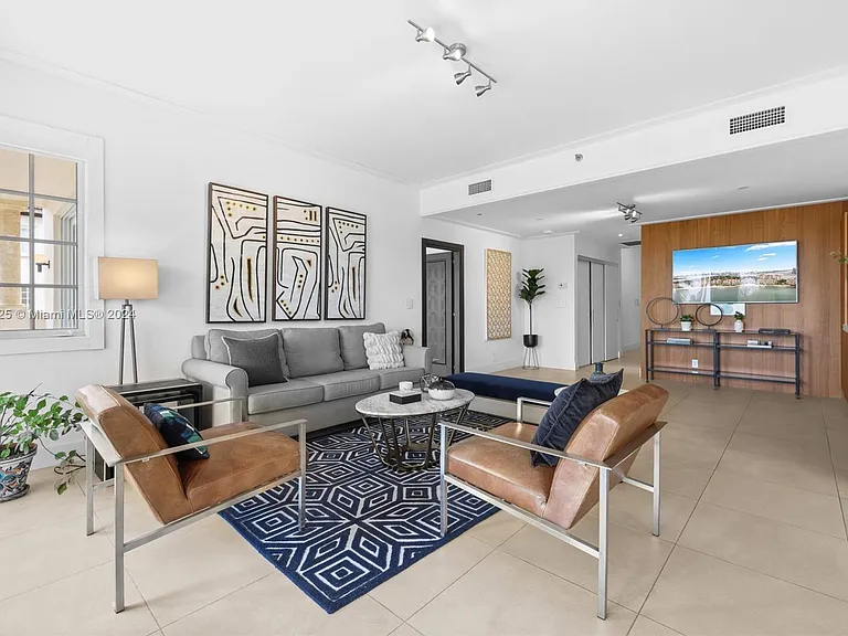 19127 Fisher Island Dr #19127 — Photo 3