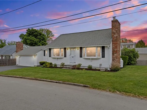 7 Esther St, Cranston, RI 02920
