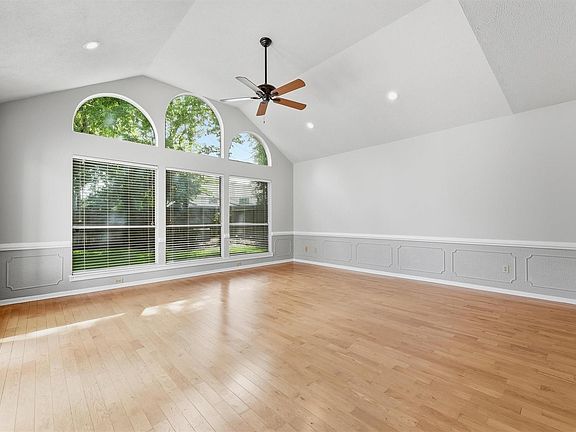 5th image of 15307 Sierra Pines Ct