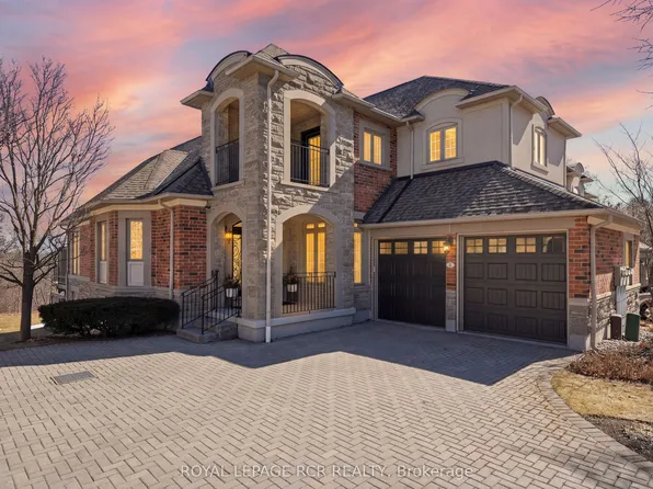 6 Danbrook Ct #88, Aurora, ON L4G 7S8