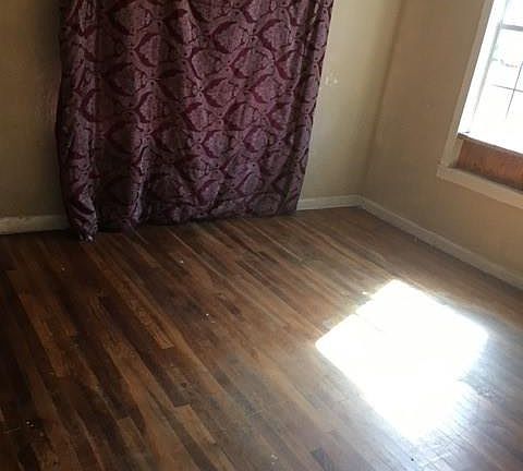 4th image of 1219 S 10th Ave