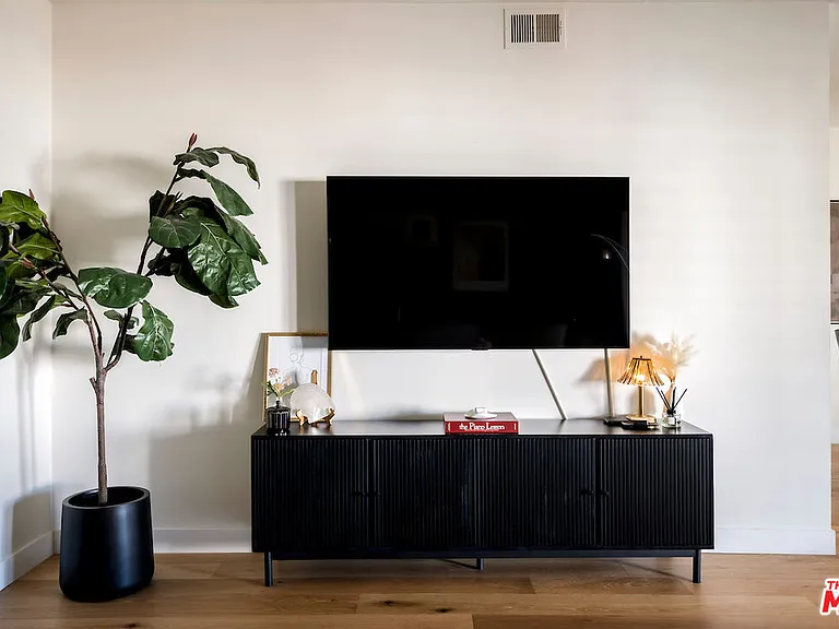 651 Wilcox Ave #3C — Photo 6