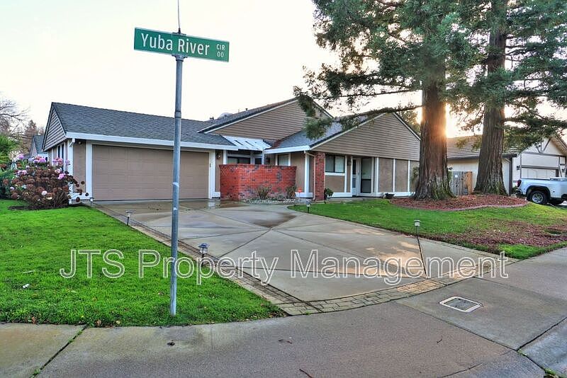 1st image of 31 Yuba River Cir