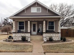 211 E Lincoln Ave, Medicine Lodge, KS 67104