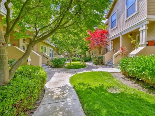 970 La Mesa Ter Unit E, Sunnyvale, CA 94086