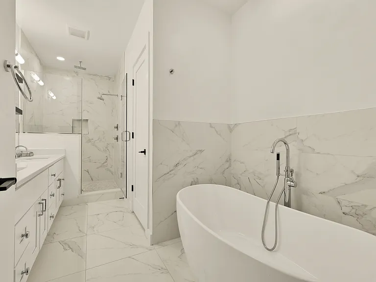 4129 8th St NW #1 — Photo 24