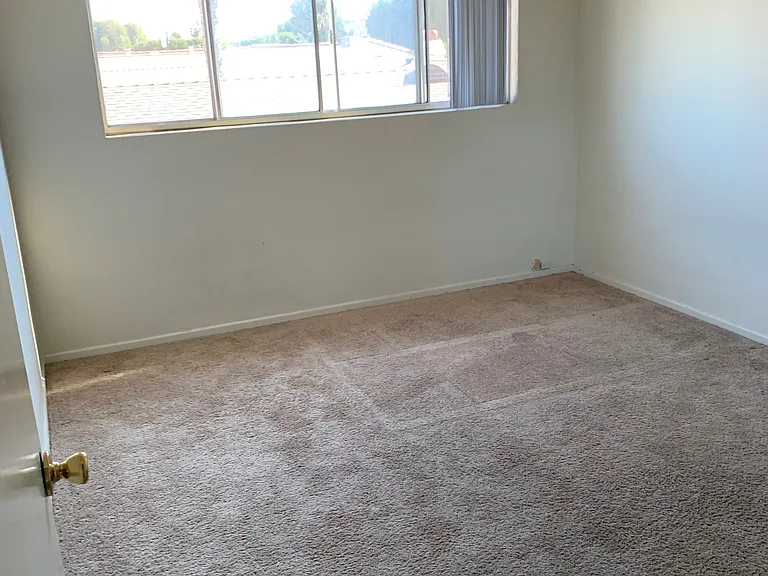 2033 E 3rd St #2D — Photo 8