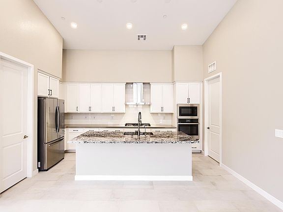 5th image of 100 Southern Peach St