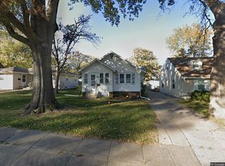 7756 Oakwood St, Ralston, NE 68127