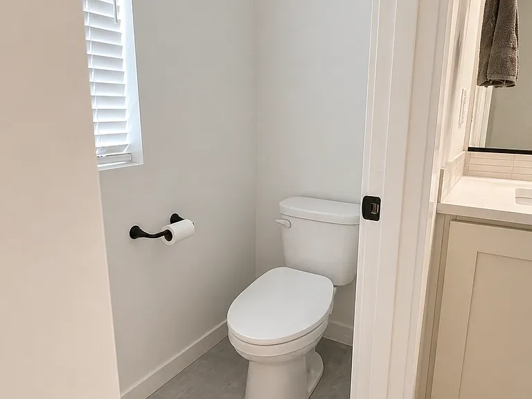 8522 NE 134th St — Photo 32