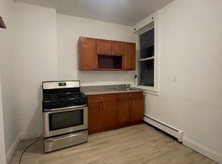 320 S 11th St #4R, Newark, NJ 07103